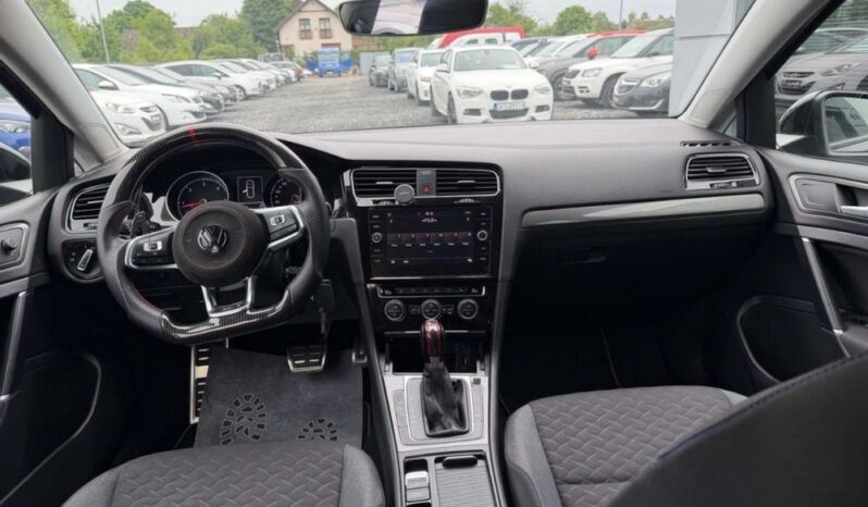 Volkswagen Golf full