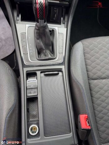 Volkswagen Golf full