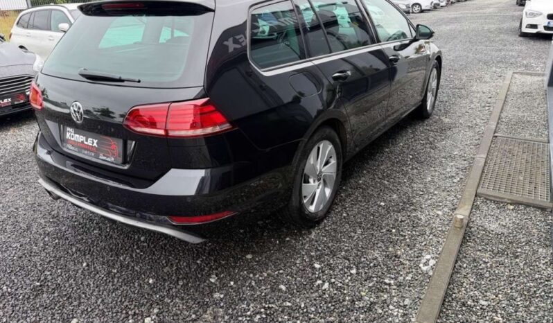 Volkswagen Golf full