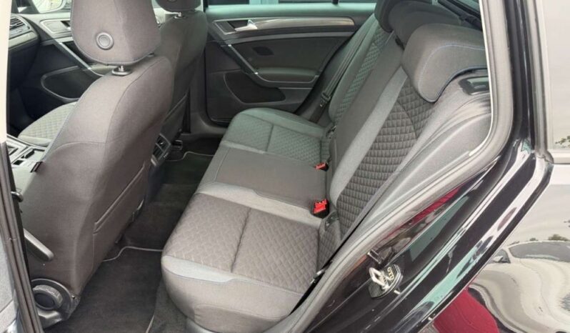 Volkswagen Golf full