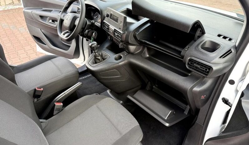 Toyota Proace City Verso 1.2 D-4T Combi full