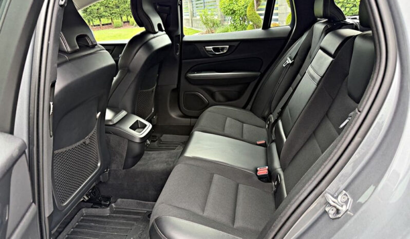Volvo V60 D4 Drive-E Dynamic Edition (Momentum) full