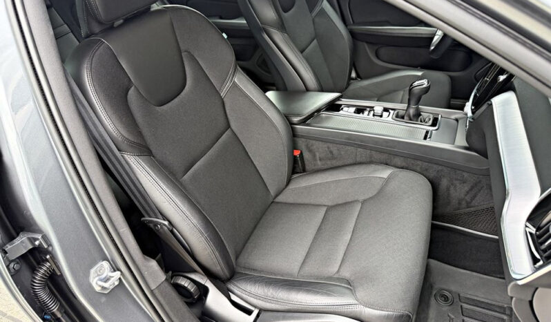 Volvo V60 D4 Drive-E Dynamic Edition (Momentum) full