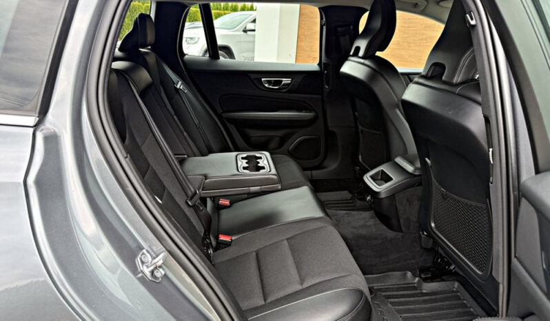 Volvo V60 D4 Drive-E Dynamic Edition (Momentum) full