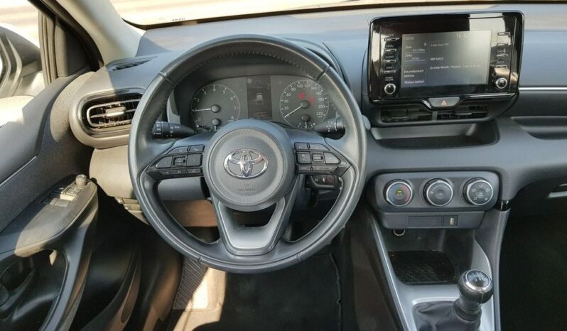 Toyota Yaris full