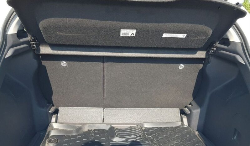 Toyota Yaris full