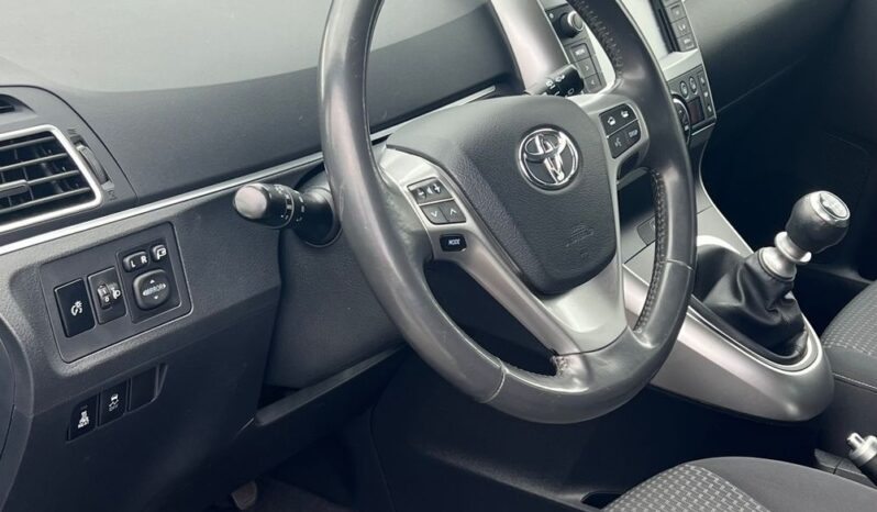Toyota Verso 1.6 D-4D 7-Foteli Navi Kamera Klimatronik Grzane Fotele Bezwypadkowa Gwarancja full