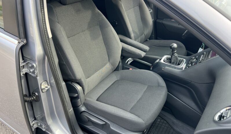 PEUGEOT 5008 2.0 HDI 150KM – KLIMATRONIC – 7 FOTELI – MANUAL full