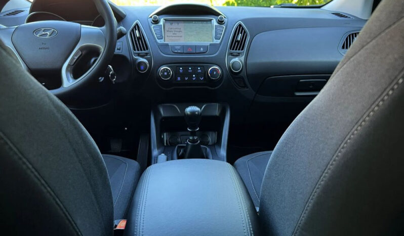 Hyundai ix35 1.6 2WD Fifa World Cup Edition full