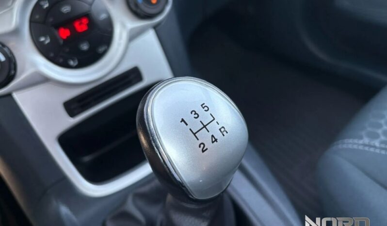 Ford Fiesta 1.25 Titanium full