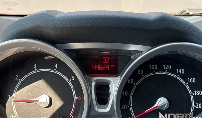 Ford Fiesta 1.25 Titanium full
