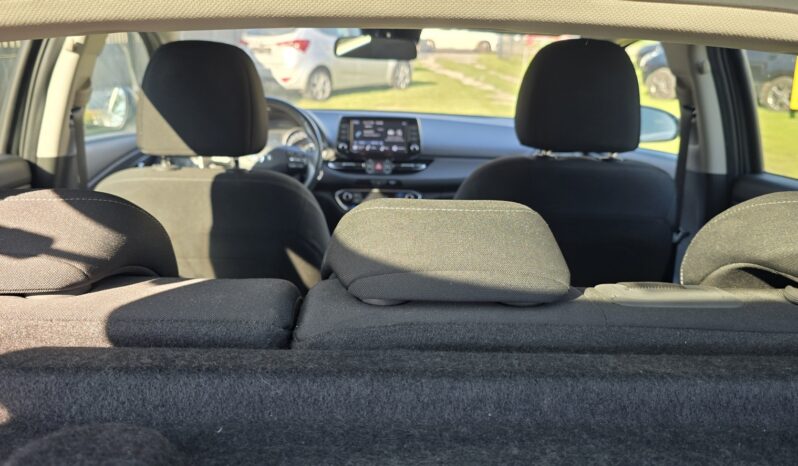 Kompakt Hyundai i30 2023 Benzyna Automatyczna FWD (przód) Szary 5 5 Polska Metalik full