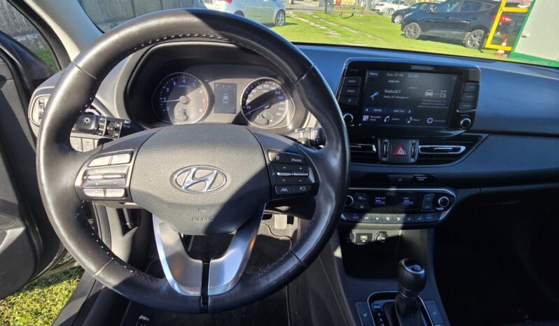 Kompakt Hyundai i30 2023 Benzyna Automatyczna FWD (przód) Szary 5 5 Polska Metalik full