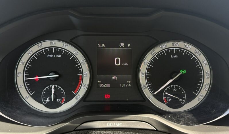 Škoda Karoq Poleasingowy Salon Polska I właściciel Serwis ASO VAT 23% Bezwypadkowy full