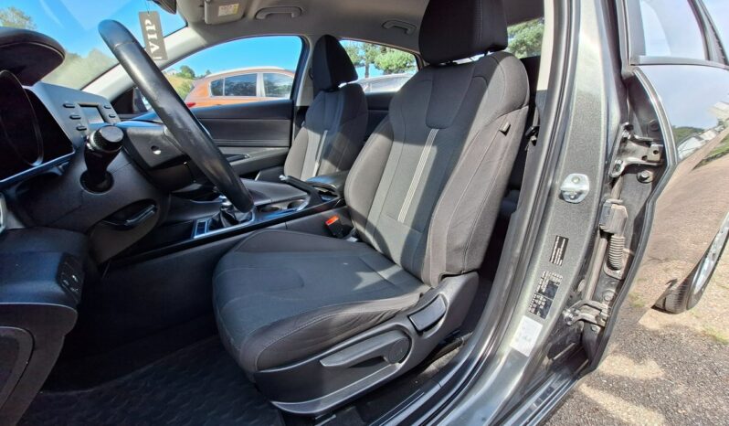 Hyundai Elantra Klimatyzacja, PL Salon, Czujniki parkowania, 2 komplety opon VII (2021-) full