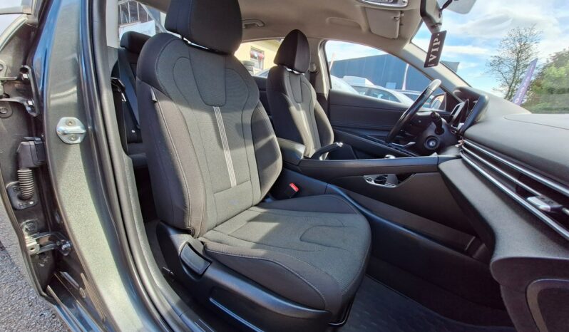 Hyundai Elantra Klimatyzacja, PL Salon, Czujniki parkowania, 2 komplety opon VII (2021-) full