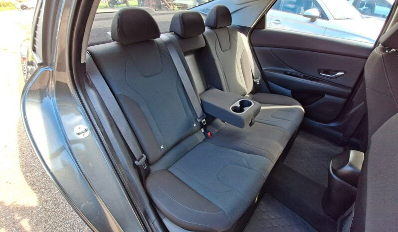 Hyundai Elantra Klimatyzacja, PL Salon, Czujniki parkowania, 2 komplety opon VII (2021-) full
