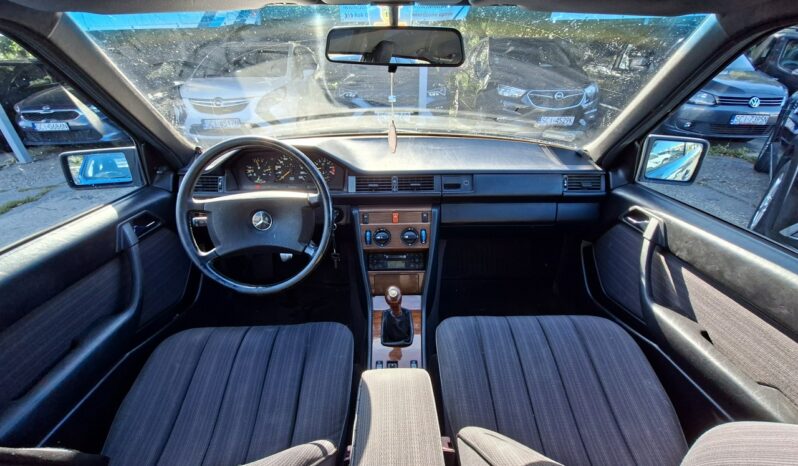 Mercedes E 200 Elektryczne szyby, Elektryczne lusterka, Skrzynia manualna W124 (1984-1997) full
