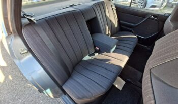 Mercedes E 200 Elektryczne szyby, Elektryczne lusterka, Skrzynia manualna W124 (1984-1997) full