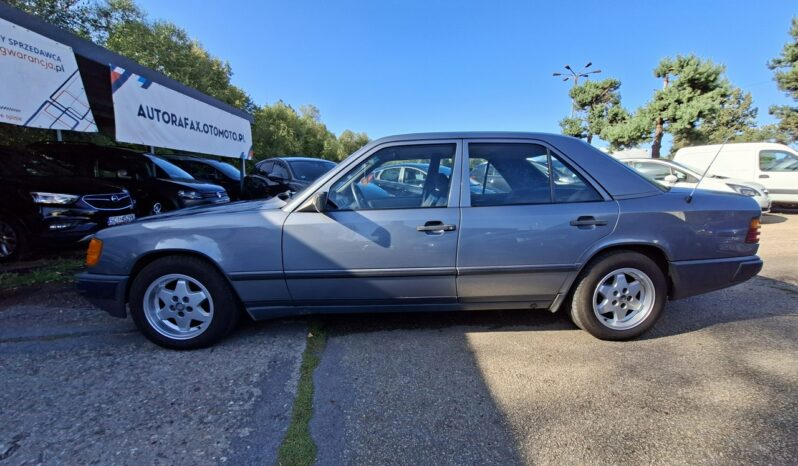 Mercedes E 200 Elektryczne szyby, Elektryczne lusterka, Skrzynia manualna W124 (1984-1997) full