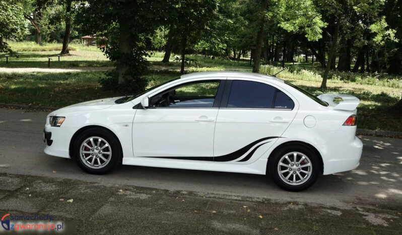 . Kamera .. Klimatronik .. Grzane fotele .. Bi-Xenon z doświetlaniem . full