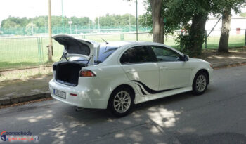 . Kamera .. Klimatronik .. Grzane fotele .. Bi-Xenon z doświetlaniem . full