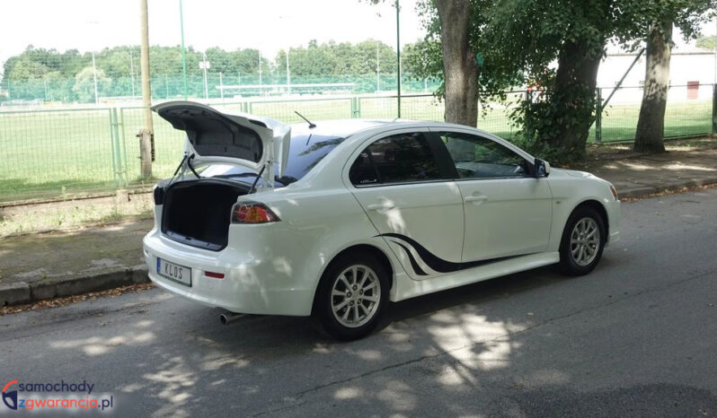 . Kamera .. Klimatronik .. Grzane fotele .. Bi-Xenon z doświetlaniem . full