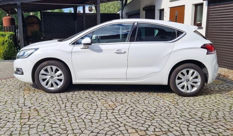 DS Automobiles DS 4 full