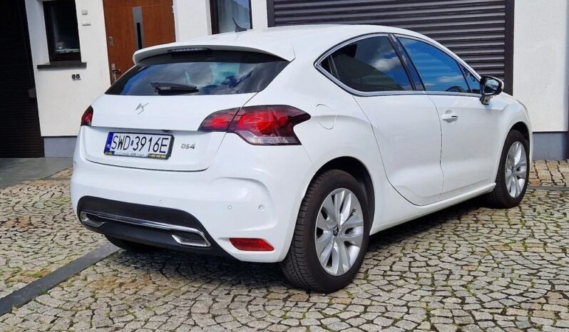 DS Automobiles DS 4 full