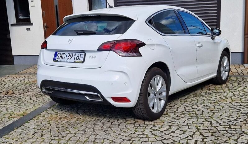 DS Automobiles DS 4 full