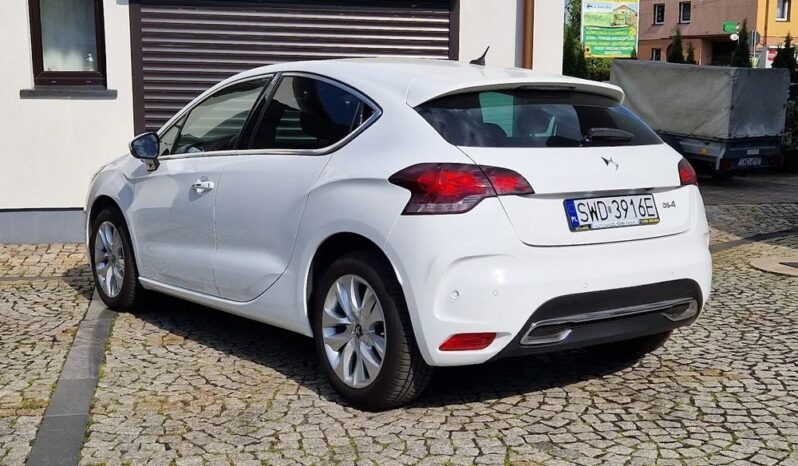 DS Automobiles DS 4 full