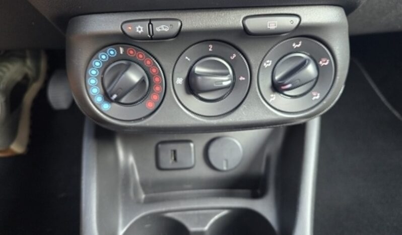 Opel Corsa 1.4 benzyna 2019r. full