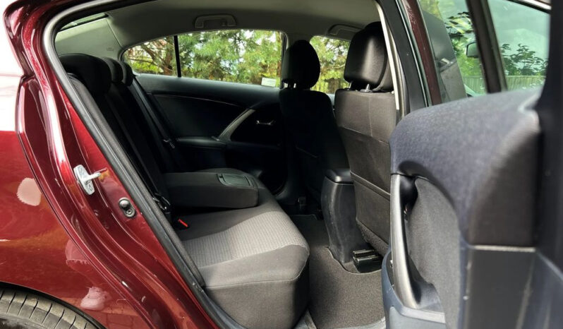 Toyota Avensis 1.8 Business Edition full