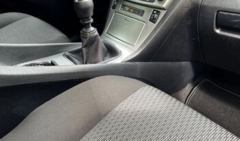 Toyota Avensis 1.8 Business Edition full