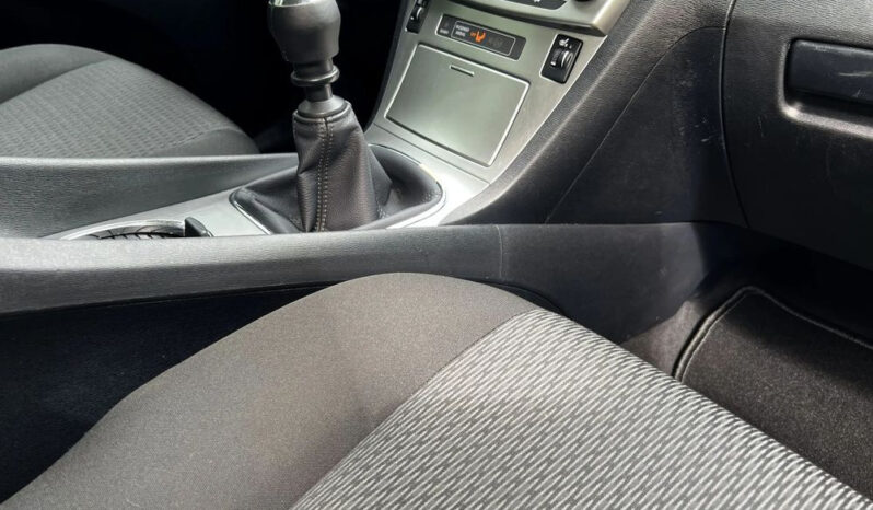 Toyota Avensis 1.8 Business Edition full
