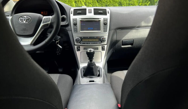 Toyota Avensis 1.8 Business Edition full