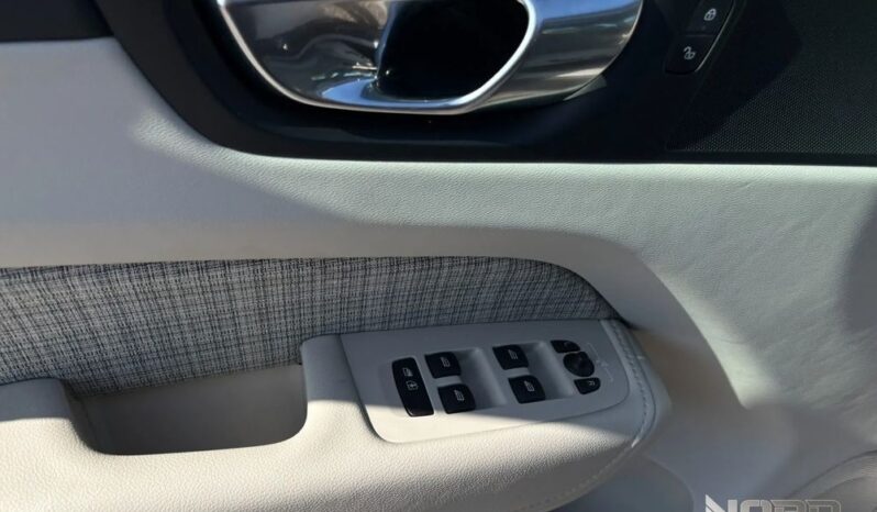 Volvo XC 60 T6 Plug-In Hybrid AWD Core full