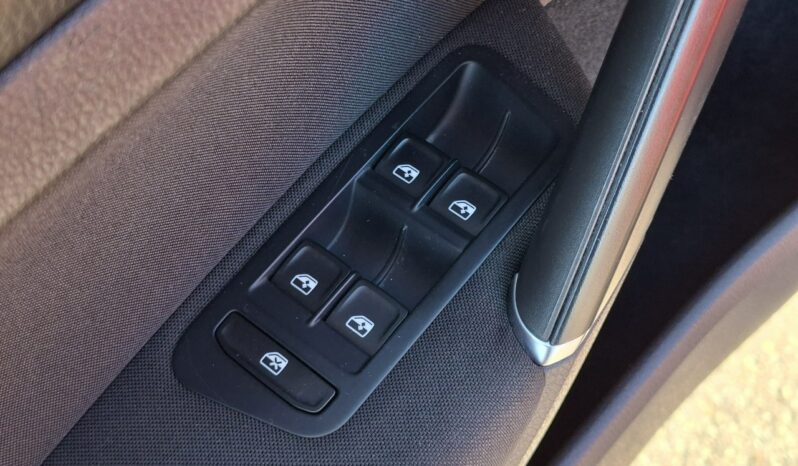 Volkswagen Golf Klimatronic 2-stref, Podgrzewane fotele, Nawigacja, PDC 2x, 2 kpl. kół VII (2012-) full