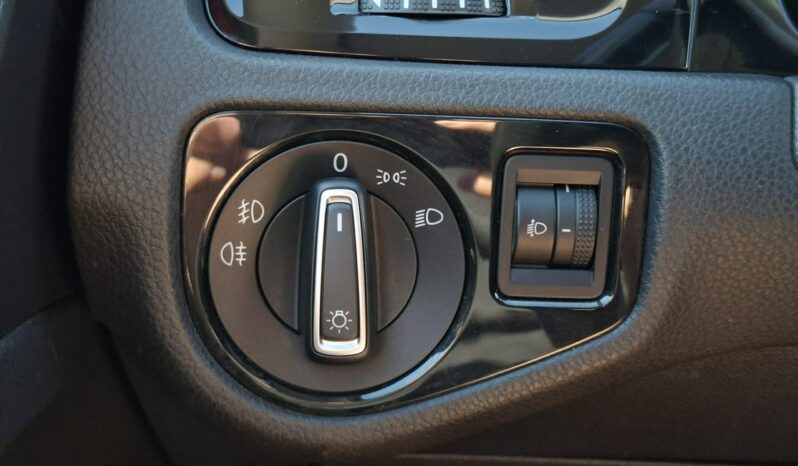 Volkswagen Golf Klimatronic 2-stref, Podgrzewane fotele, Nawigacja, PDC 2x, 2 kpl. kół VII (2012-) full