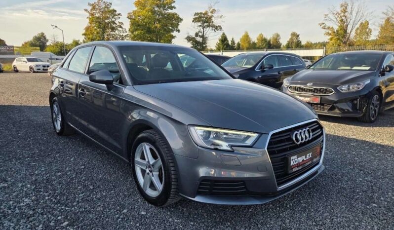 Audi A3 Sportback full