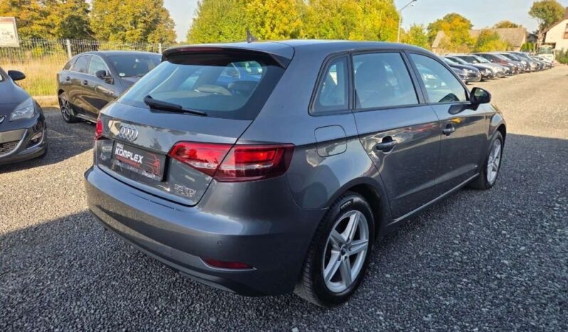 Audi A3 Sportback full