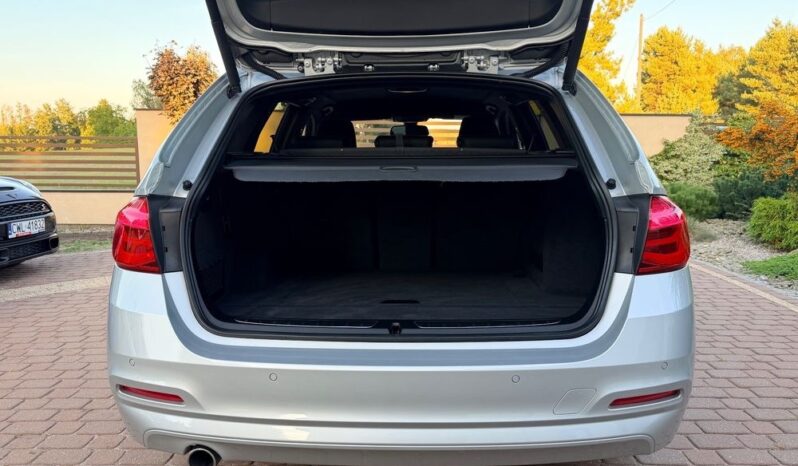 BMW Seria 3 318d Sport Line full