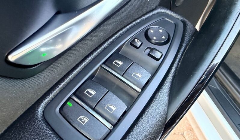 BMW Seria 3 318d Sport Line full