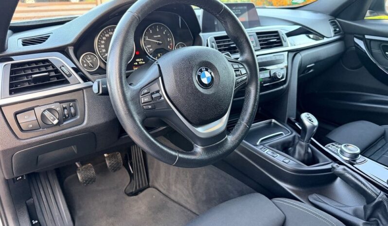 BMW Seria 3 318d Sport Line full