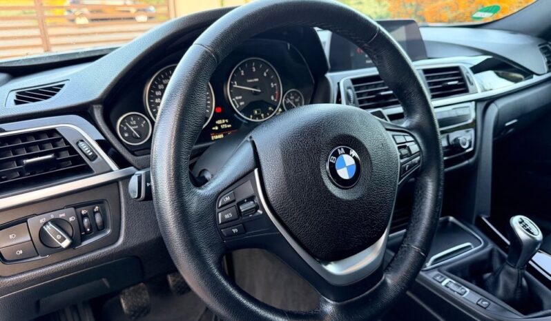 BMW Seria 3 318d Sport Line full