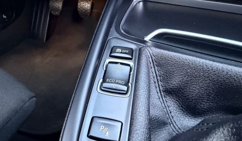 BMW Seria 3 318d Sport Line full