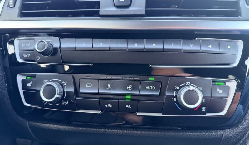 BMW Seria 3 318d Sport Line full