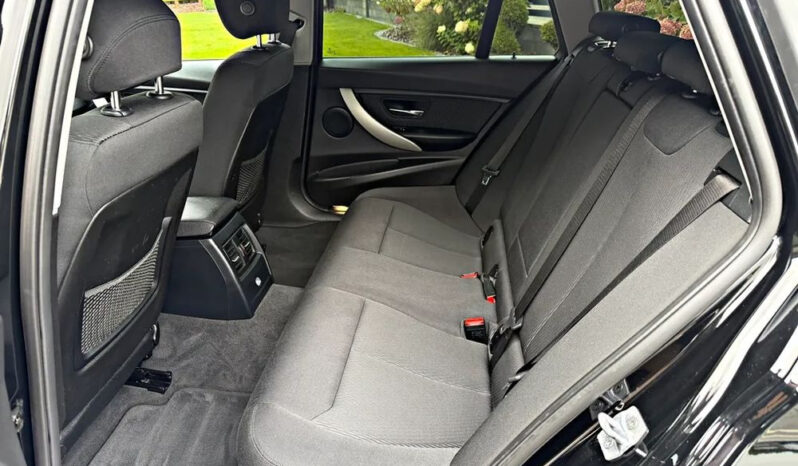 BMW Seria 3 318d Advantage full