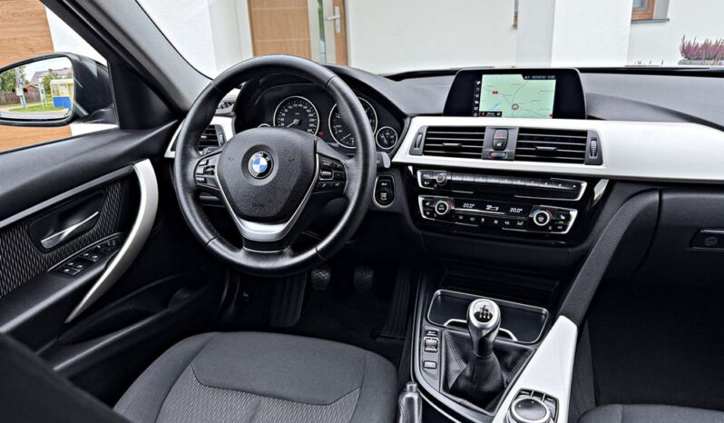 BMW Seria 3 318d Advantage full