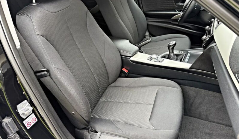 BMW Seria 3 318d Advantage full